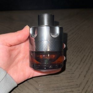 Azzaro wanted by night